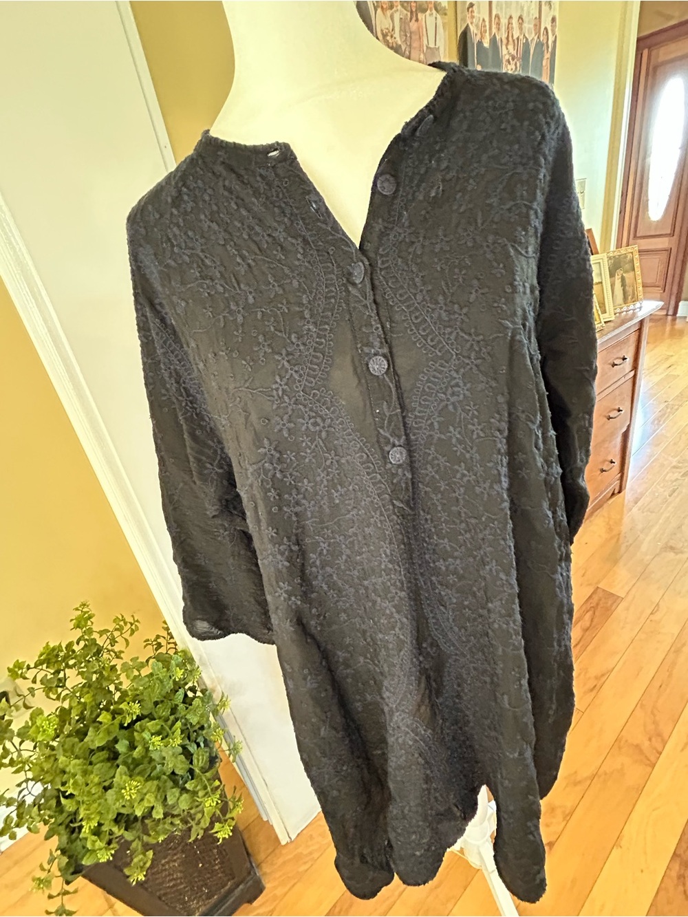Johnny Was Navy Blue Floral Embroidered Henley Blouse Tunic Top Sz L - Picture 9 of 16